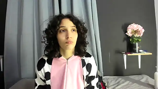 Snapshot of TeensNews18 chatting on December 4, 11:52 am TeensNews18 online show from December 4, 11:52 am