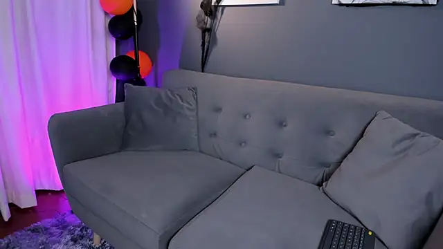 Snapshot of flower_smith_ chatting on October 18, 11:55 am flower smith online show from October 18, 11:55 am