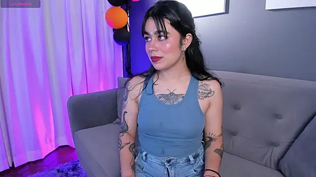 Snapshot of flower_smith_ chatting on October 27, 11:47 am flower smith online show from October 27, 11:47 am