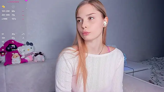 Snapshot of hidden_charm chatting on February 9, 3:38 pm hidden charm online show from February 9, 3:38 pm