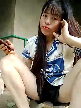 Maymay0033 online show from April 4, 1:04 am