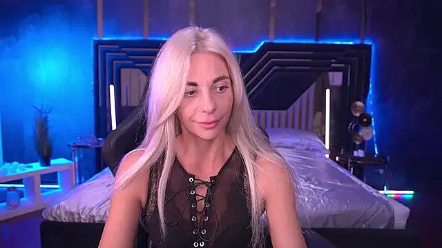 Snapshot of BellaRayyy chatting on September 8, 7:57 pm BellaRayyy online show from September 8, 7:57 pm