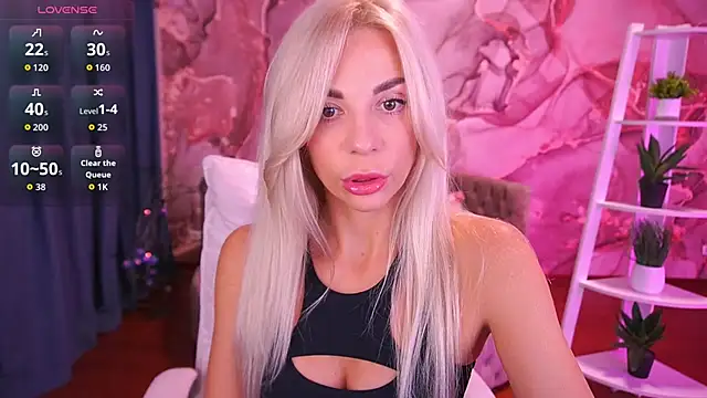 Snapshot of BellaRayyy chatting on November 12, 9:14 pm BellaRayyy online show from November 12, 9:14 pm