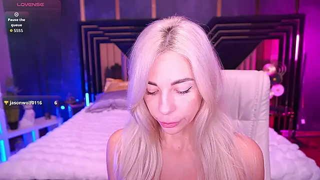 Snapshot of BellaRayyy chatting on November 30, 6:50 am BellaRayyy online show from November 30, 6:50 am