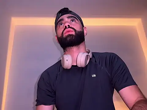 Snapshot of zack_sullivan22 chatting on September 24, 1:53 am zack sullivan22 online show from September 24, 1:53 am