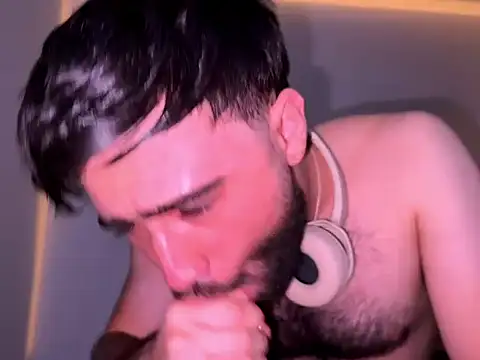 Snapshot of zack_sullivan22 chatting on October 2, 2:29 am zack sullivan22 online show from October 2, 2:29 am