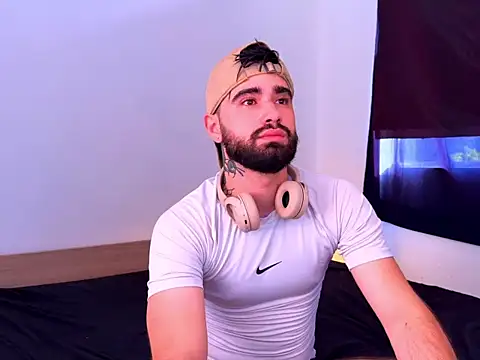 Snapshot of zack_sullivan22 chatting on October 11, 9:35 pm zack sullivan22 online show from October 11, 9:35 pm