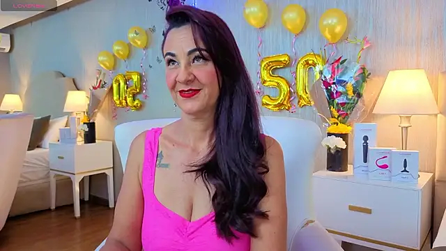 ScarleetJonson online show from February 7, 6:55 pm