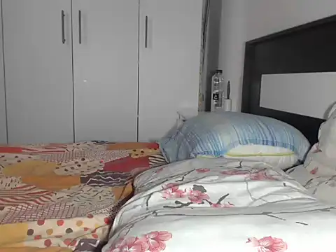 petite danielle online show from June 23, 9:07 am