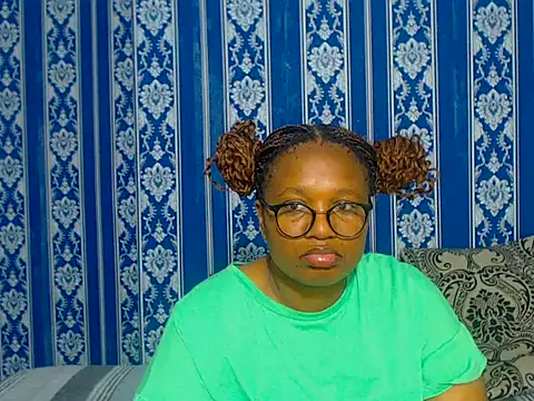 JUICEYLIPS333 online show from October 14, 5:03 pm