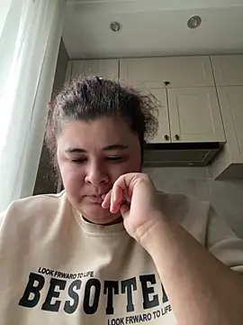 AliceCurlyX online show from February 17, 9:06 am