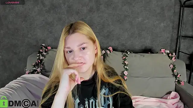 Sylvia Ortiz online show from November 9, 1:04 am