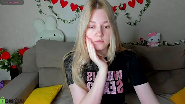 Sylvia Ortiz online show from March 4, 1:00 am