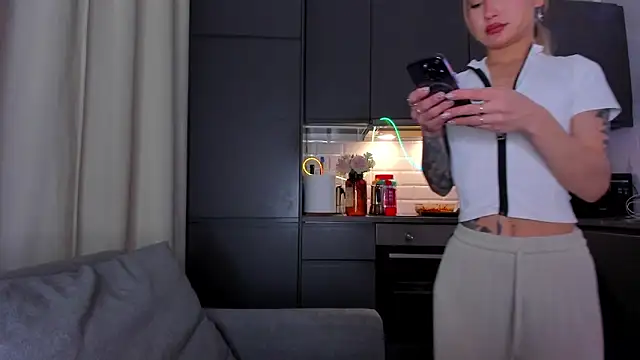 Snapshot of baobei03 chatting on November 27, 1:02 pm baobei03 online show from November 27, 1:02 pm