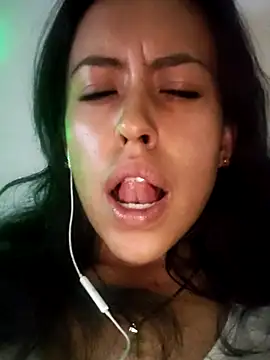 Snapshot of Queen_Ashly chatting on September 23, 2:14 am Queen Ashly online show from September 23, 2:14 am