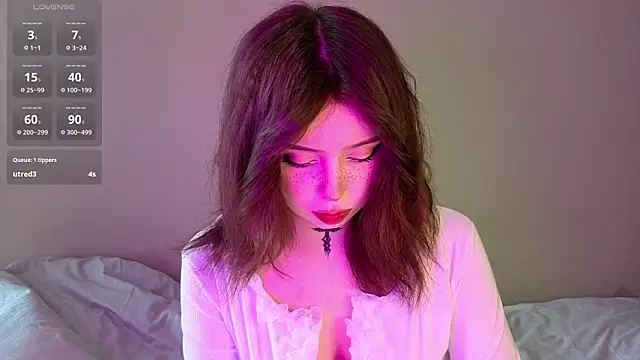 Snapshot of RileyVice chatting on February 27, 8:36 am RileyVice online show from February 27, 8:36 am