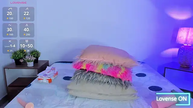 Snapshot of hailey_hadid chatting on September 30, 6:57 pm hailey hadid online show from September 30, 6:57 pm