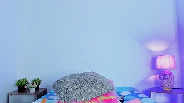 Snapshot of hailey_hadid chatting on October 2, 11:34 pm hailey hadid online show from October 2, 11:34 pm