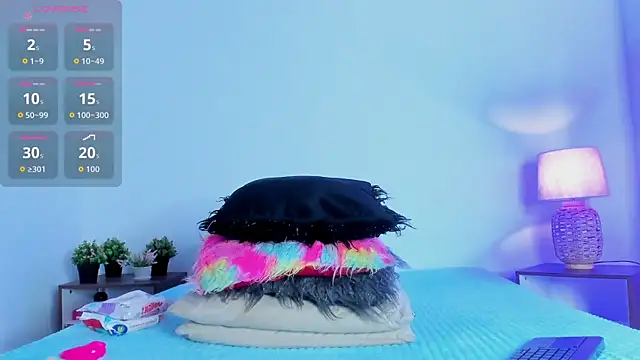 Snapshot of hailey_hadid chatting on October 27, 7:07 pm hailey hadid online show from October 27, 7:07 pm