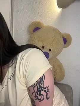 NicoleLeinn online show from October 22, 2:34 am