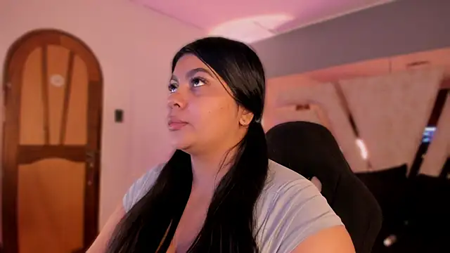 BellaBoobs  online show from April 13, 7:30 pm