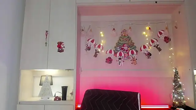 VickyRuiz  online show from December 18, 1:28 pm