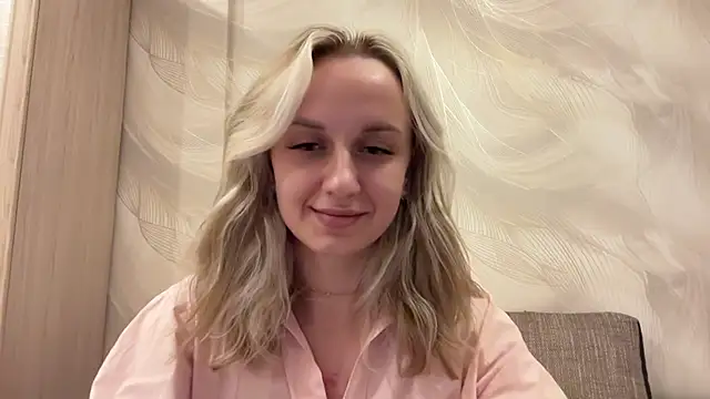 Snapshot of AdeleEverhart chatting on November 27, 6:43 pm AdeleEverhart online show from November 27, 6:43 pm