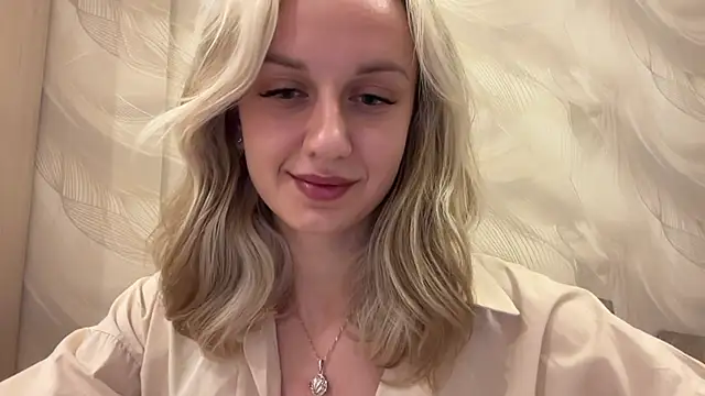 Snapshot of AdeleEverhart chatting on November 30, 6:23 pm AdeleEverhart online show from November 30, 6:23 pm