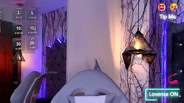 Zami Escobar of online show from April 10, 5:28 pm