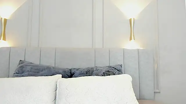 Snapshot of victoria_bourne chatting on October 13, 7:03 pm victoria bourne online show from October 13, 7:03 pm
