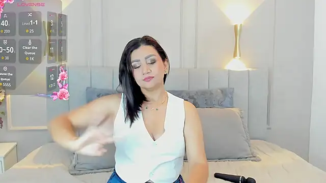 Snapshot of victoria_bourne chatting on November 8, 7:12 pm victoria bourne online show from November 8, 7:12 pm