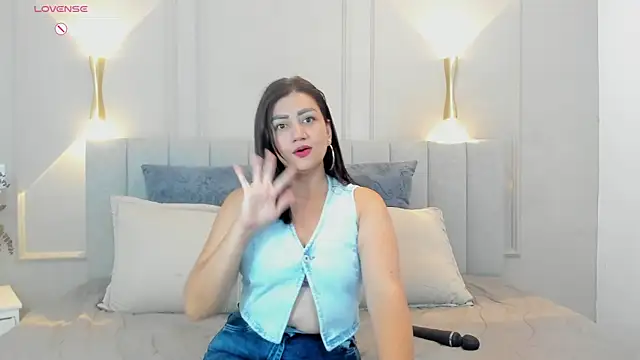 Snapshot of victoria_bourne chatting on November 17, 7:30 pm victoria bourne online show from November 17, 7:30 pm