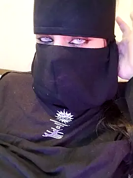 Snapshot of lilyan12 chatting on May 11, 2:17 am lilyan12 online show from May 11, 2:17 am