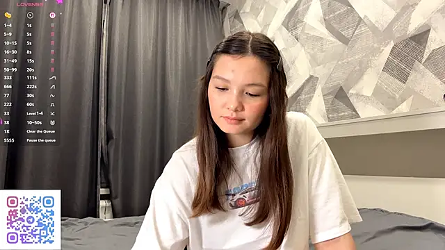 KiraVelvet online show from October 13, 7:25 pm