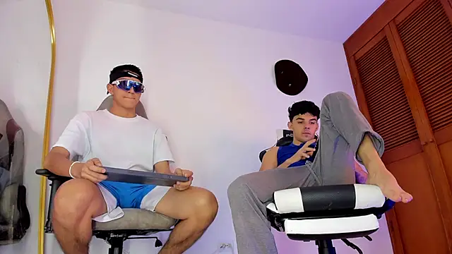 Snapshot of sotooliver3 chatting on September 18, 7:49 pm sotooliver3 online show from September 18, 7:49 pm