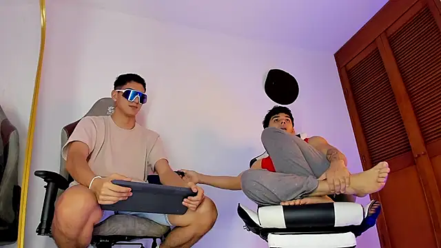 Snapshot of sotooliver3 chatting on November 4, 9:25 pm sotooliver3 online show from November 4, 9:25 pm