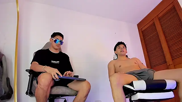 Snapshot of sotooliver3 chatting on November 22, 8:30 pm sotooliver3 online show from November 22, 8:30 pm