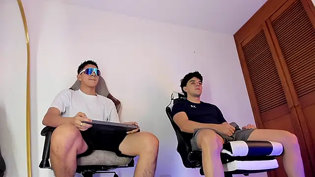 Snapshot of sotooliver3 chatting on December 3, 7:23 pm sotooliver3 online show from December 3, 7:23 pm