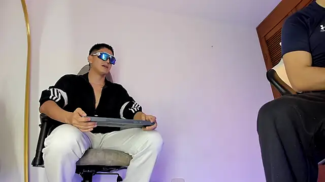 Snapshot of sotooliver3 chatting on January 15, 10:02 pm sotooliver3 online show from January 15, 10:02 pm