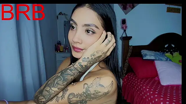 mia yireth online show from December 20, 12:29 am