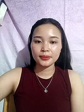 Snapshot of Lili_lovely chatting on October 28, 8:18 am Lili lovely online show from October 28, 8:18 am