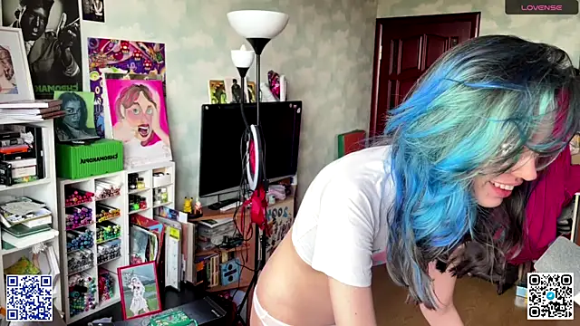 Snapshot of darling_darinka chatting on June 13, 7:28 am darling darinka online show from June 13, 7:28 am