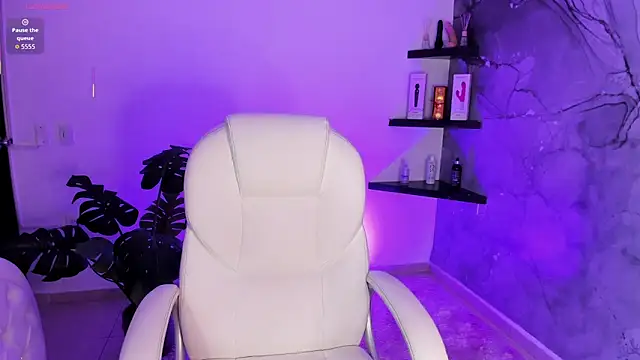 Snapshot of Lilokat_ chatting on November 9, 3:38 am Lilokat online show from November 9, 3:38 am