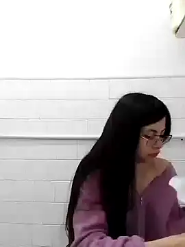 Snapshot of Kylie_Rivers chatting on October 3, 11:07 am Kylie Rivers online show from October 3, 11:07 am