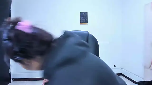 ScarletDoll online show from November 22, 4:00 am