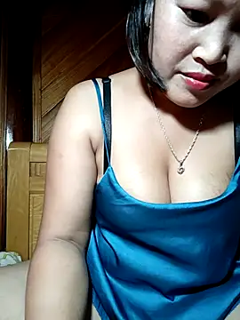 Snapshot of maycuc123 chatting on October 14, 6:36 am maycuc123 online show from October 14, 6:36 am