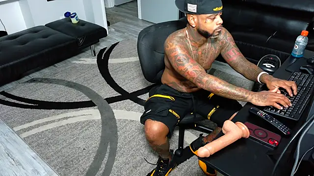 SLANGONDEMHOES online show from December 16, 1:38 pm