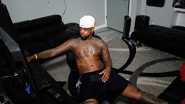 SLANGONDEMHOES online show from March 4, 1:28 pm