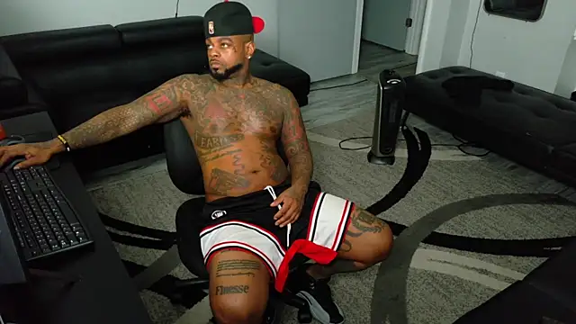 SLANGONDEMHOES online show from April 11, 9:41 pm