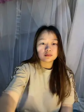 Snapshot of Hinne07 chatting on November 13, 12:31 am Hinne07 online show from November 13, 12:31 am